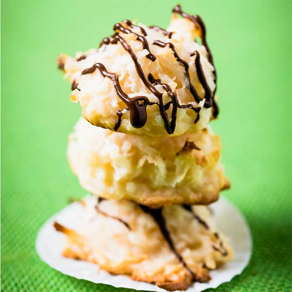 Chocolate Drizzled Coconut Macaroons Recipe for Chocolate Drizzled Coconut Macaroons