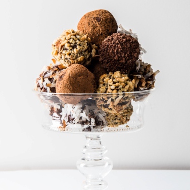 No-Bake Chocolate Almond Truffles Recipe for No-Bake Chocolate Almond Truffles