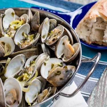 Grilled Clams in White Wine Sauce
