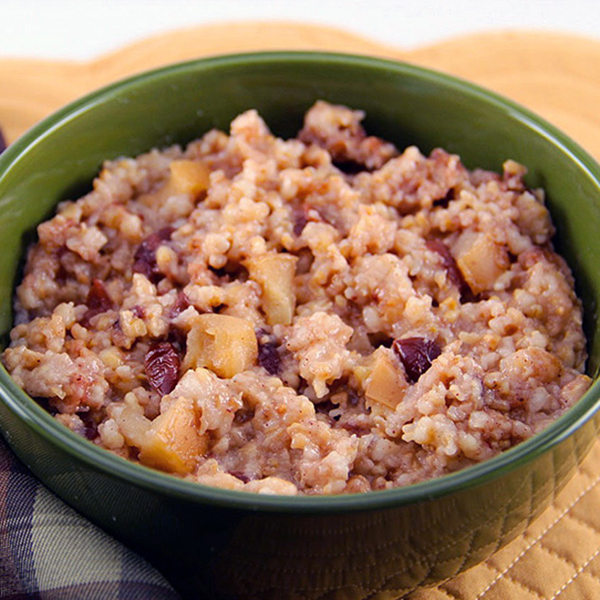 overnight peanut butter and jelly oatmeal in a bowl