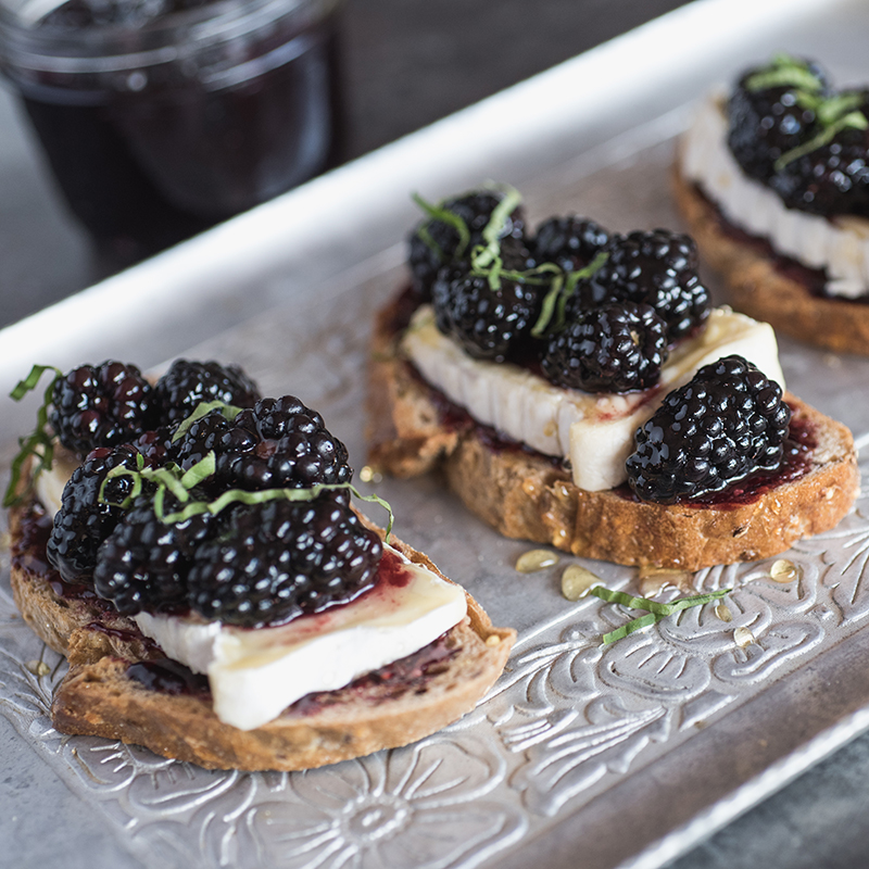 Blackberry Toast with Brie and Basil Blackberry Toast with Brie and Basil