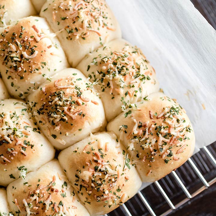 Garlic Parmesan Dinner Rolls