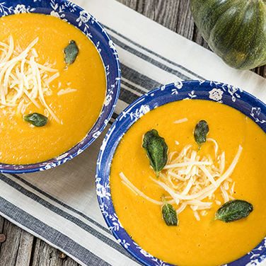 Slow Cooker Roasted Garlic and Sweet Potato Soup