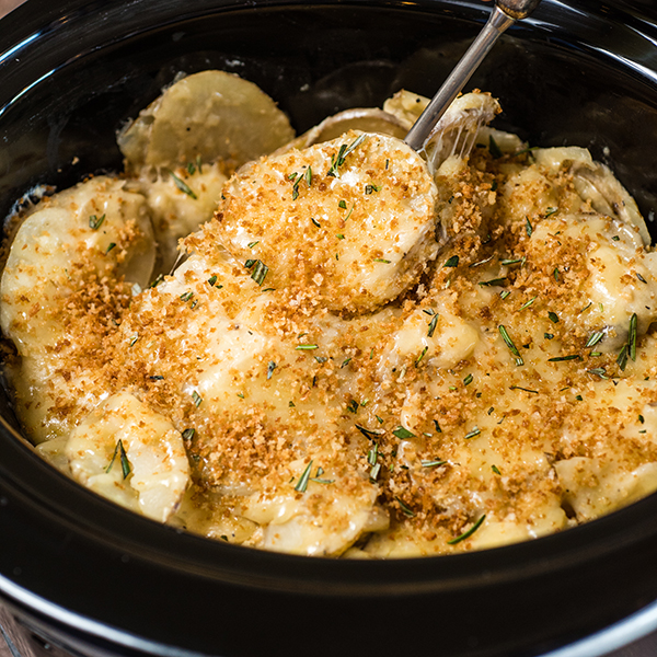 Slow Cooker Cheesy Scalloped Potatoes